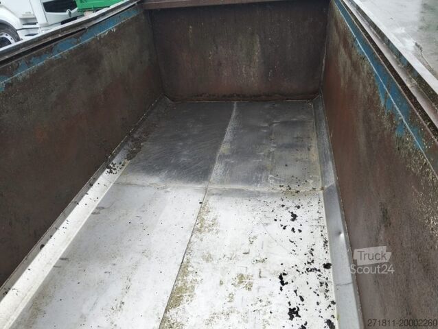 Roll-off container  CONTAINER SCARRABILE USATO A CIELO APERTO