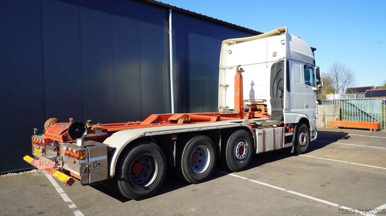 Hook arm system DAF XF 460 – 8x2 hooklift truck