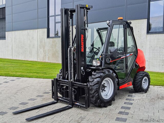 All-terrain forklift Manitou MC 30-4