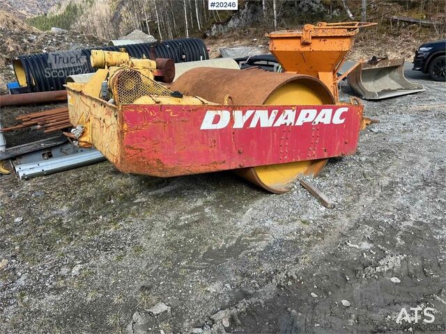 Bouwmachine Dynapac CH47 trailed roller