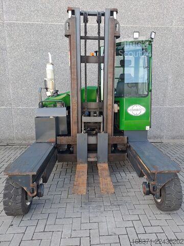 Carrello elevatore a 4 direzioni Combilift C5000L
