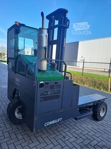 Carrello elevatore a 4 direzioni Combilift C5000L