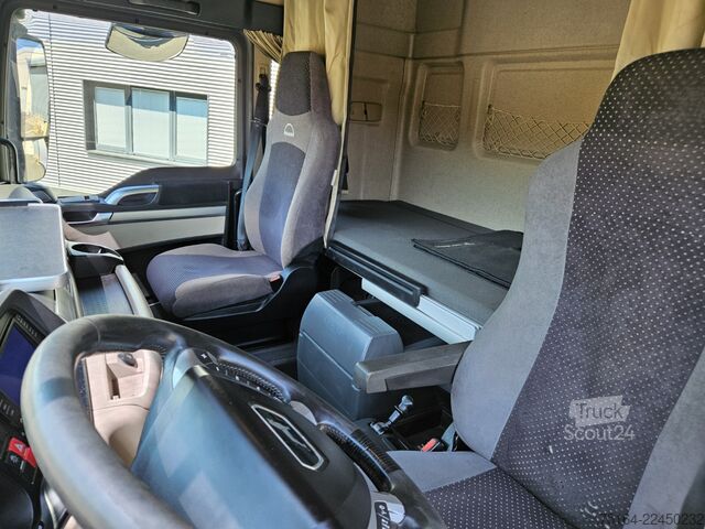 Hákový nosič kontejnerů MAN TGX 26.460 BL 6x2 Nachlauflenkachse