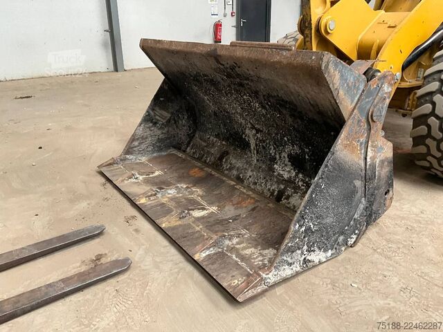 رافعة التحميل Caterpillar 908 H 2
