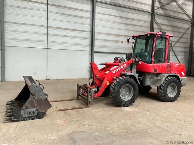 رافعة التحميل Volvo L 30 G