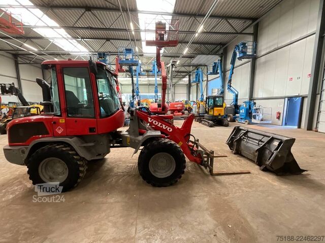 رافعة التحميل Volvo L 30 G