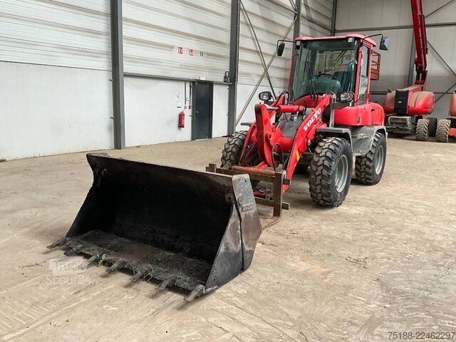 رافعة التحميل Volvo L 30 G