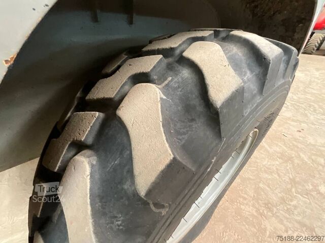 رافعة التحميل Volvo L 30 G