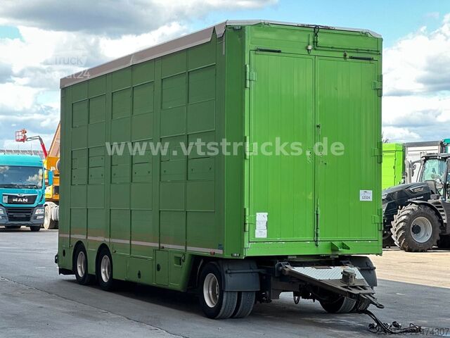 Remorcă pentru transport cai  Cuppers LVA 09-16 AL 3-Stock Viehanhänger,
