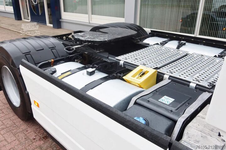 Estándar-SZM Volvo FH 4x2 bed 2x Holland Truck