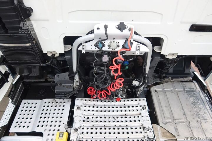 Estándar-SZM Volvo FH 4x2 bed 2x Holland Truck