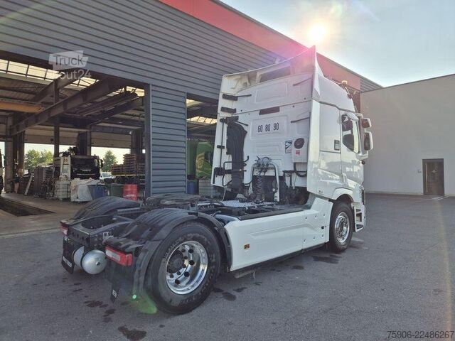 Standardowy ciągnik siodłowy Renault T-Series