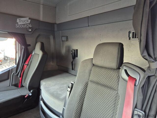 Standardowy ciągnik siodłowy Renault T-Series