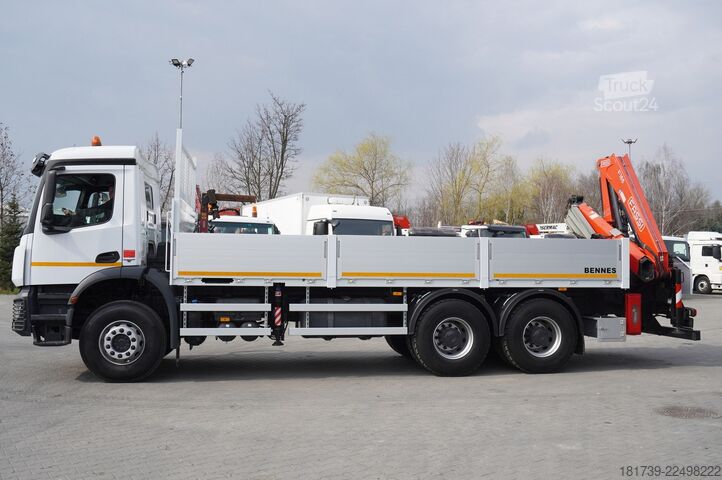 Plattform mit Kran Mercedes-Benz Arocs 2633 flatbed truck / Crane FASSI