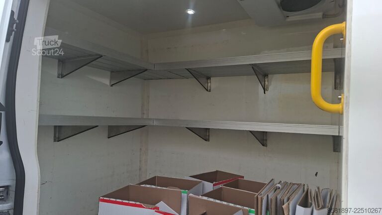 Furgoneta caja Ford Transit Cassone