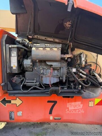 Plate-forme de travail télescopique articulée JLG 800AJ