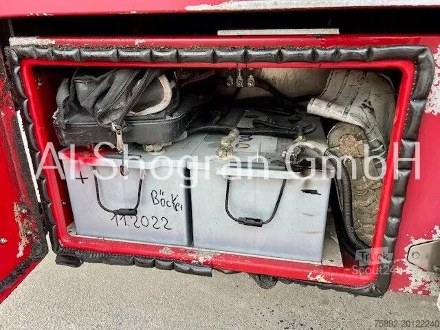 Rimorchio per cavalli Menke-Janzen 2 x Achsen PBW / Geflügeltransport