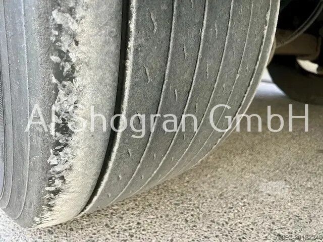 Atrelado para cavalos Menke-Janzen 2 x Achsen PBW / Geflügeltransport