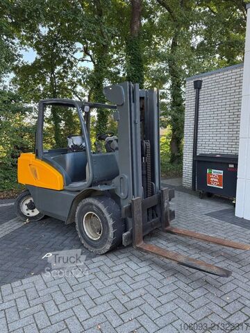 Iekrāvējs Jungheinrich DFG5  45 5OOO KG  3-Delige mast. Perkins motor