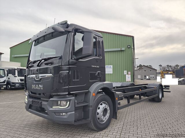 Шасі з кабіною MAN TGM 18.320 4x2 BL CH Fahrgestell Euro 6 Rechtsl...