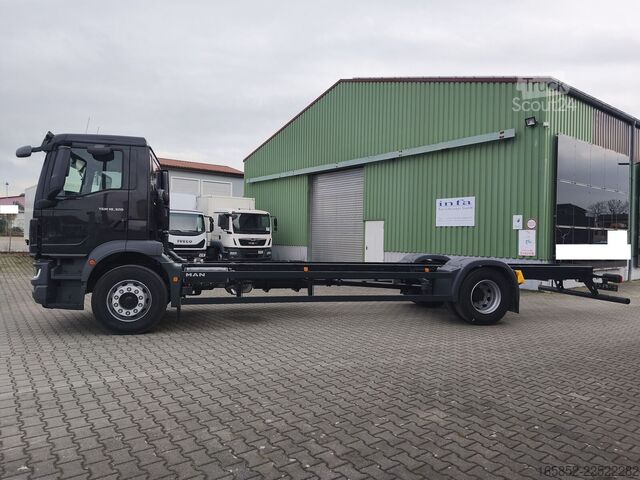 Шасі з кабіною MAN TGM 18.320 4x2 BL CH Fahrgestell Euro 6 Rechtsl...