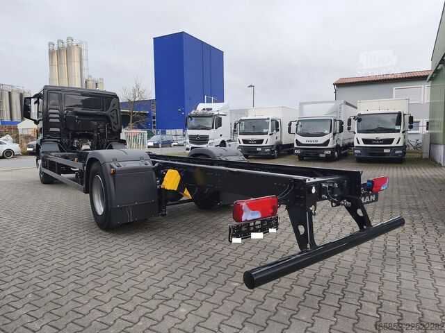 Шасі з кабіною MAN TGM 18.320 4x2 BL CH Fahrgestell Euro 6 Rechtsl...