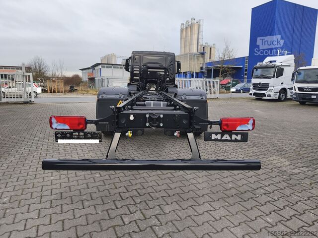 Шасі з кабіною MAN TGM 18.320 4x2 BL CH Fahrgestell Euro 6 Rechtsl...