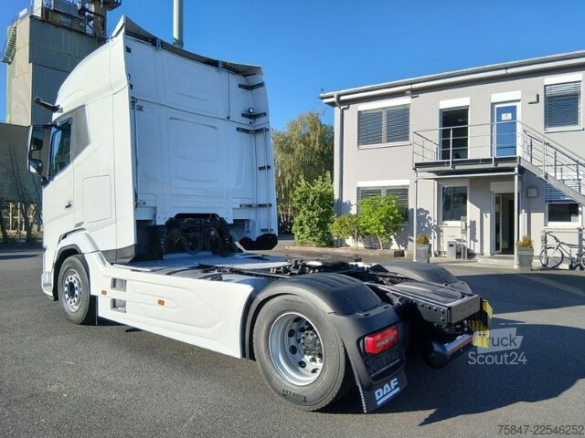 Standardni vlačilec DAF XG+ 530 FT Vollluft Standklima