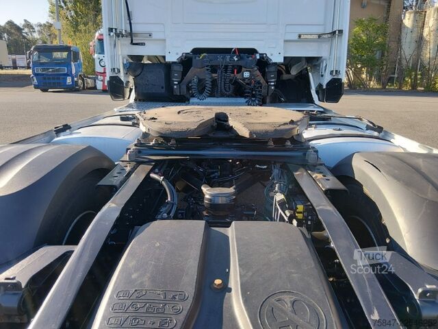 Standardni vlačilec DAF XG+ 530 FT Vollluft Standklima