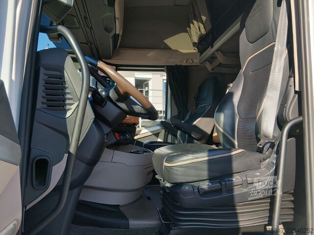 Standardni vlačilec DAF XG+ 530 FT Vollluft Standklima