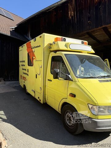 Furgons ar kasti Mercedes-Benz 312D
