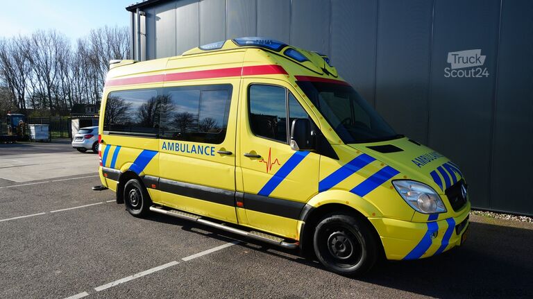 Ambulance Mercedes-Benz SPRINTER 319 CDI