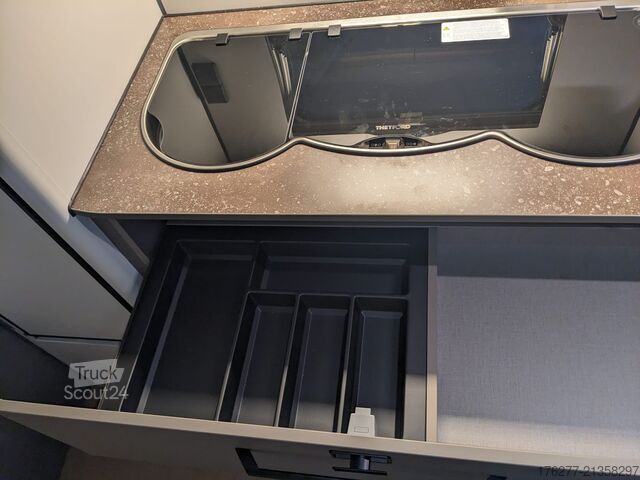 Kelioninis namelis ant ratų Burstner B66  465 TS