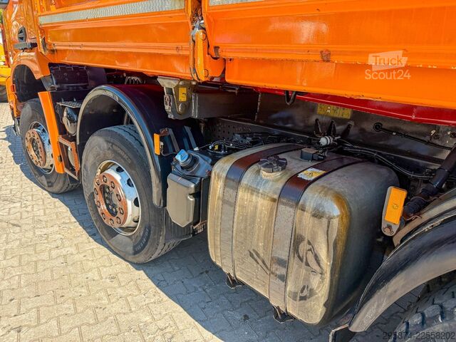 Dreiseitenkipper LKW MERCEDES-BENZ Arocs 3243 3.S.K Motorschaden