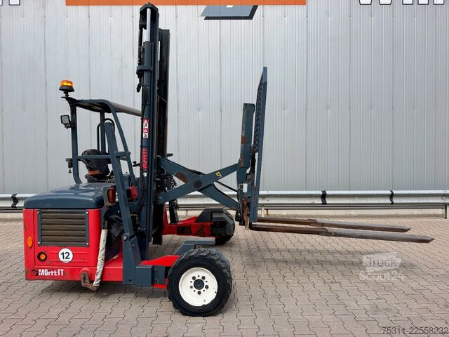 Chariot élévateur frontal MOFFETT M4-25.4 ALLRAD | Mitnahmestapler*1.526h*BJ16