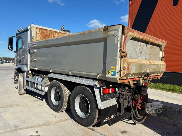 Pašizgāzējs Mercedes-Benz Arocs 2658 6x4 RETARDER / BOX L=4541mm