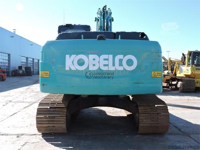 Excavatrice à chaînes KOBELCO SK210