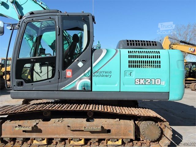 Excavatrice à chaînes KOBELCO SK210