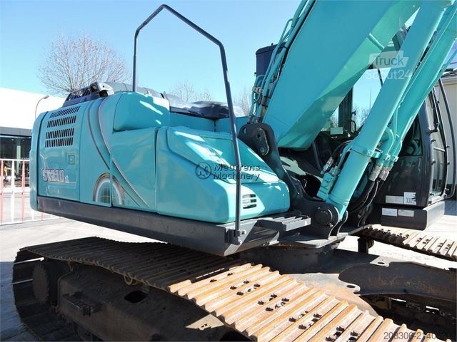 Excavatrice à chaînes KOBELCO SK210