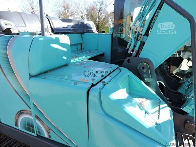 Excavatrice à chaînes KOBELCO SK210