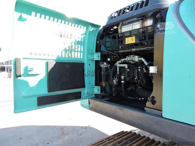 Excavatrice à chaînes KOBELCO SK210