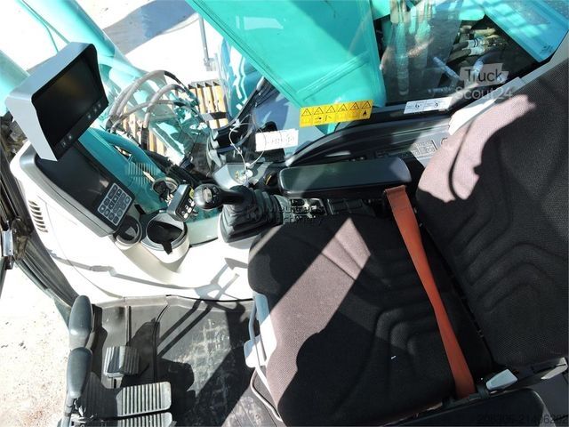 Excavatrice à chaînes KOBELCO SK210