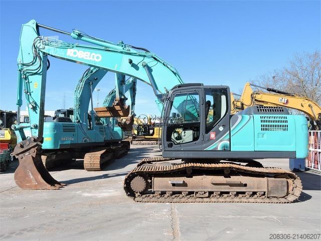 Excavatrice à chaînes KOBELCO SK210
