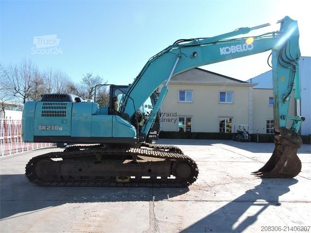 Excavatrice à chaînes KOBELCO SK210