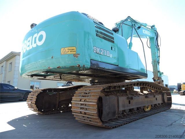 Excavatrice à chaînes KOBELCO SK210