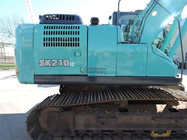 Excavatrice à chaînes KOBELCO SK210