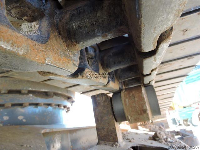 Excavatrice à chaînes KOBELCO SK210