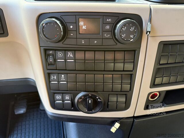 Standard-SZM MAN TGX 18.460 XLX 2X Tank 556.071KM!