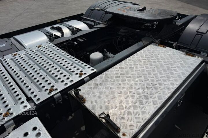 Standart çekici ünitesi VOLVO FH-460 4x2