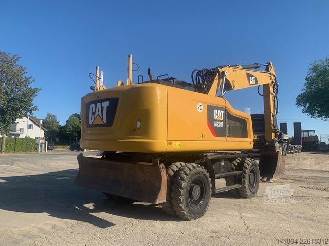 Pelle sur pneus Caterpillar M320F